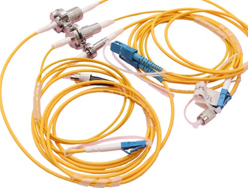 光信號旋轉(zhuǎn)傳輸?shù)睦鳎汗饫w滑環(huán)的技術(shù)與應(yīng)用